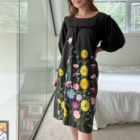 Vintage Dresses & Skirts - Vintage 100% cotton Floral Embroidered Black Dress small to medium